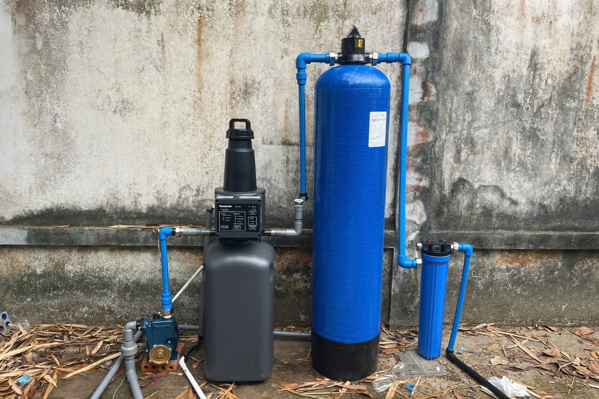 Chất lượng hệ thống lọc tổng trên thị trường vẫn có sự khác nhau về cấu hình hệ thống, vật liệu lọc và cách thiết kế – lắp đặt của từng đơn vị cung cấp