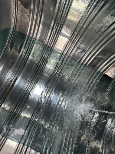Thế Giới Lọc Tổng tặng chị Tâm dịch vụ vệ sinh bồn chứa nước miễn phí