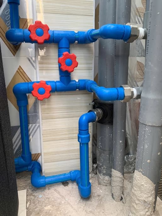 Hệ thống được thực hiện nhanh chóng nhưng vẫn đảm bảo độ chính xác và tính thẩm mỹ, bố trí gọn gàng, đường ống dẫn nước được đi lại tỉ mỉ và khoa học.
