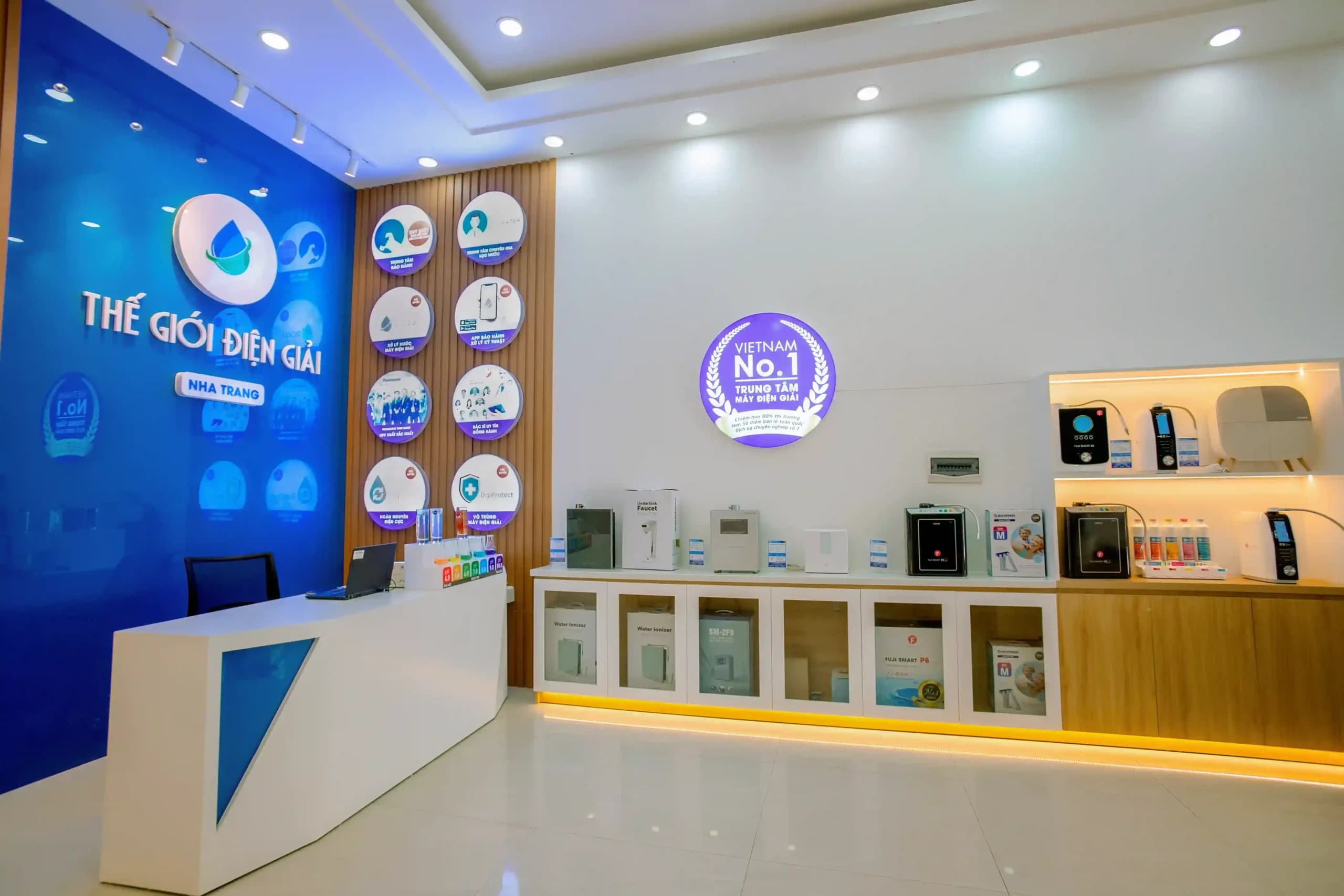 hình ảnh không gian mua sắm của showroom Thế Giới Lọc Tổng Nha Trang