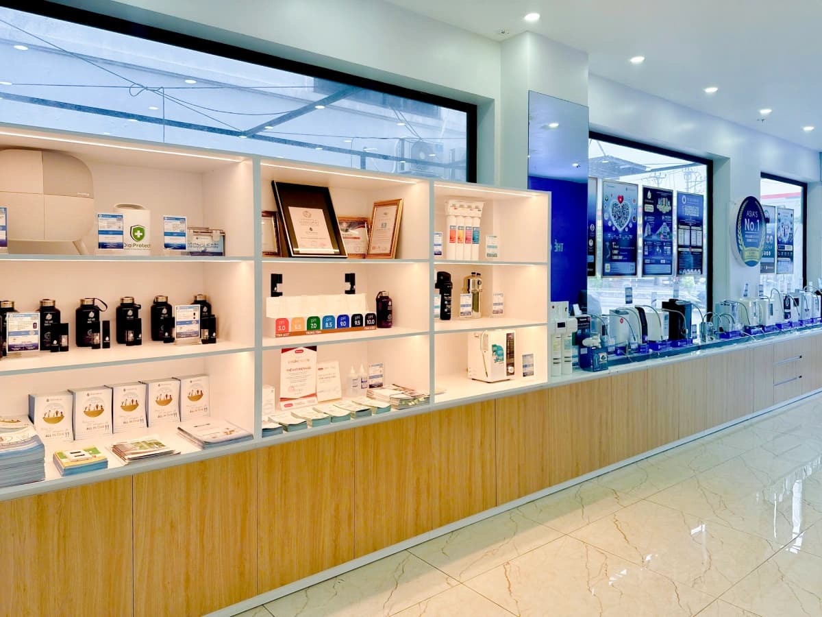 Không gian trưng bày sản phẩm bên trong Premium Showroom Thế Giới Lọc Tổng Hải Phòng