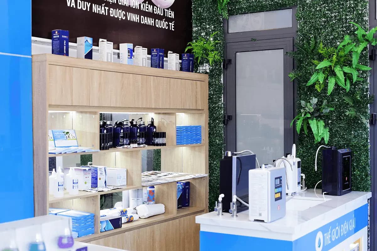 Không gian trưng bày bên trong showroom Thế Giới Lọc Tổng Quy Nhơn