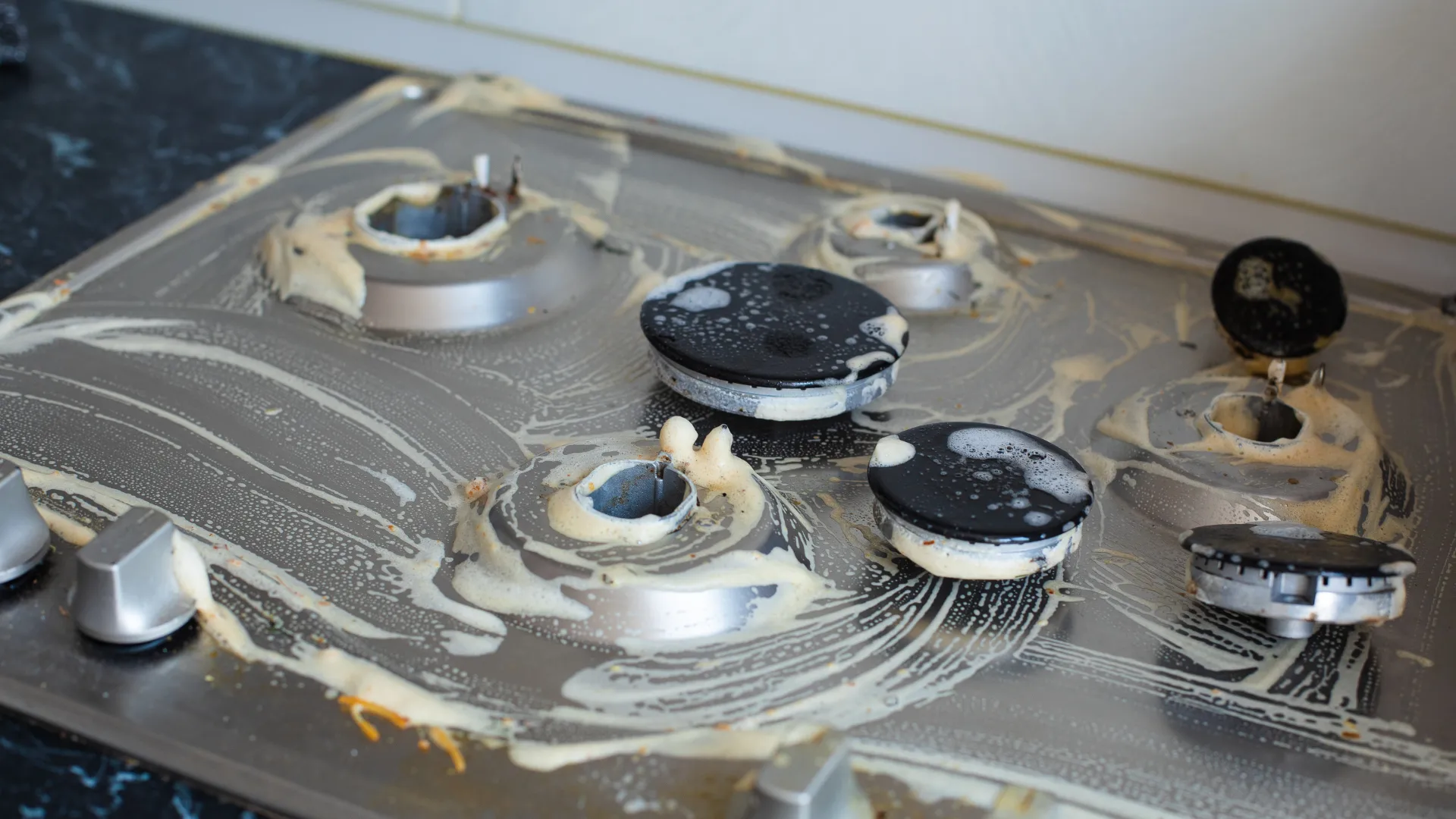 Top 7 điều cần biết trước khi lắp đặt lọc tổng đầu nguồn cho nước giếng Gây hư hại bề mặt thiết bị trong nhà