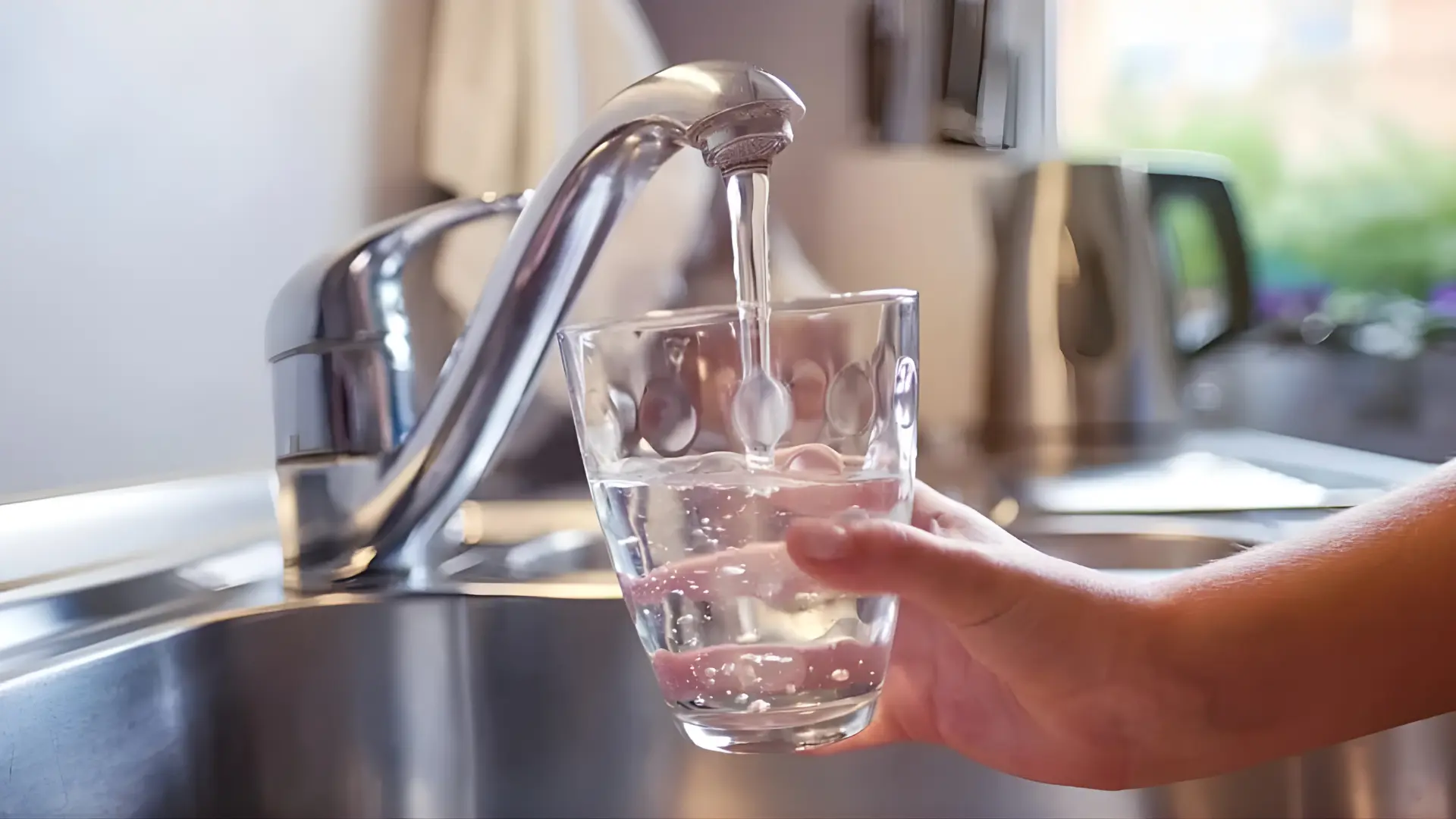 Nitrat trong nước - Mối nguy hiểm tiềm ẩn và giải pháp xử lý hiệu quả Lắp đặt hệ thống lọc tổng đầu nguồn là giải pháp hiệu quả cho những nguồn nước có nồng độ Nitrat cao